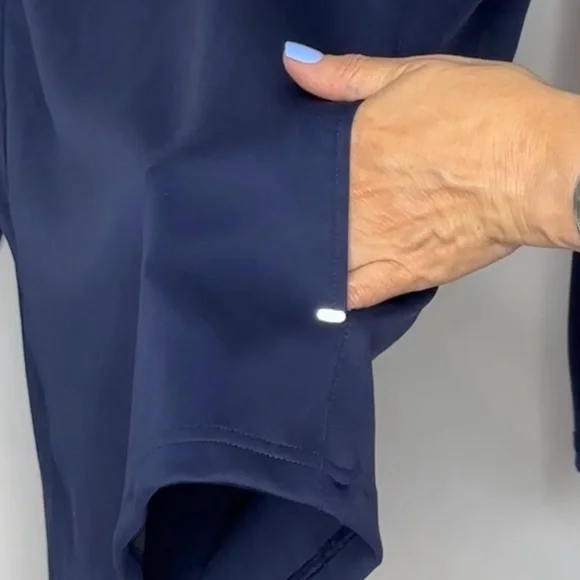 NWT Boy's Peter Millar Weld Hybrid 1/4 Zip Hoodie Navy Size Large - Picture 4 of 12